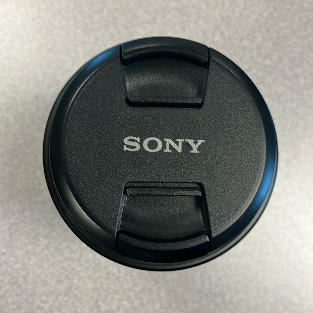 Sony-Gmaster FE 85 mm camera lens